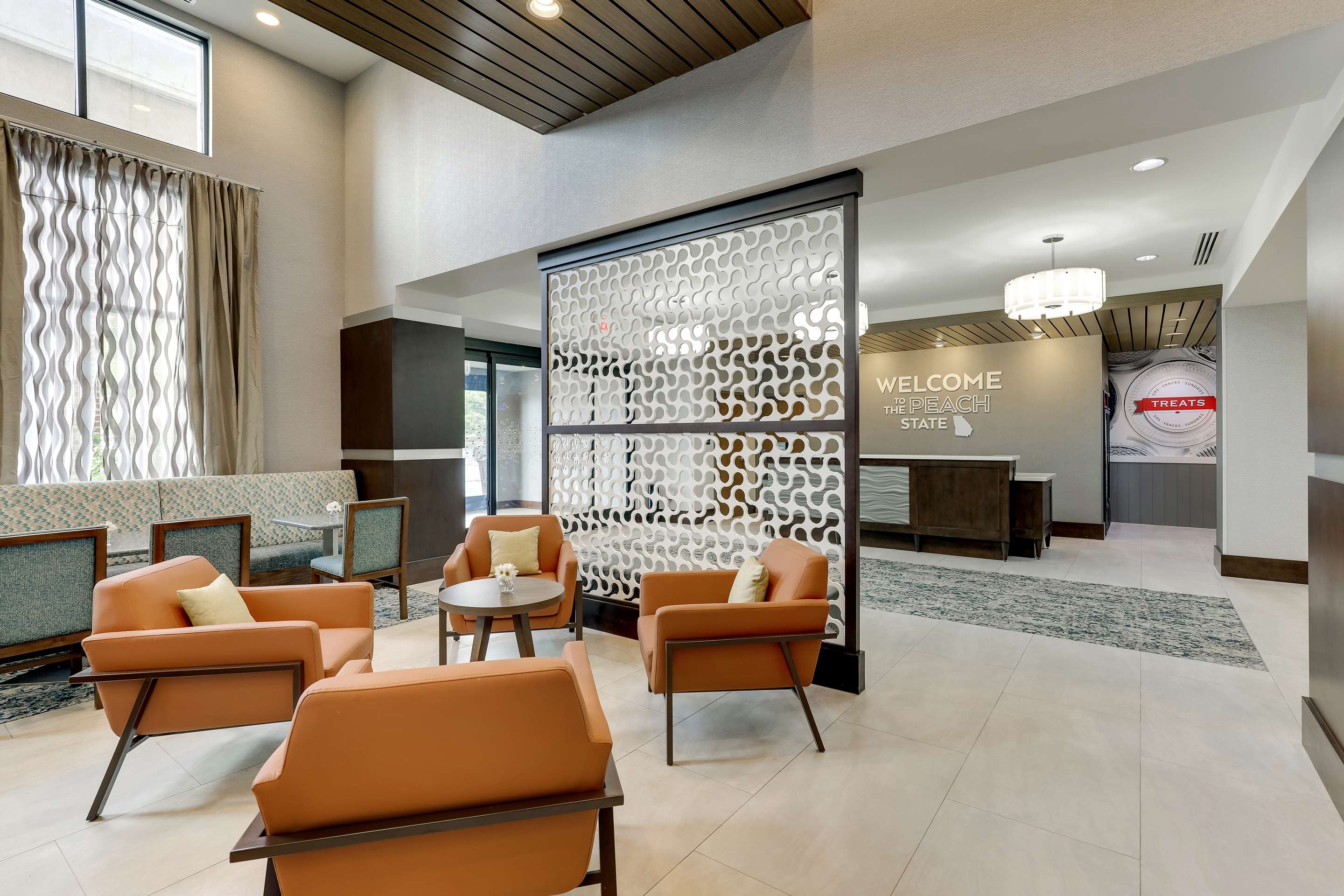 Reception | Hampton Inn & Suites Rome