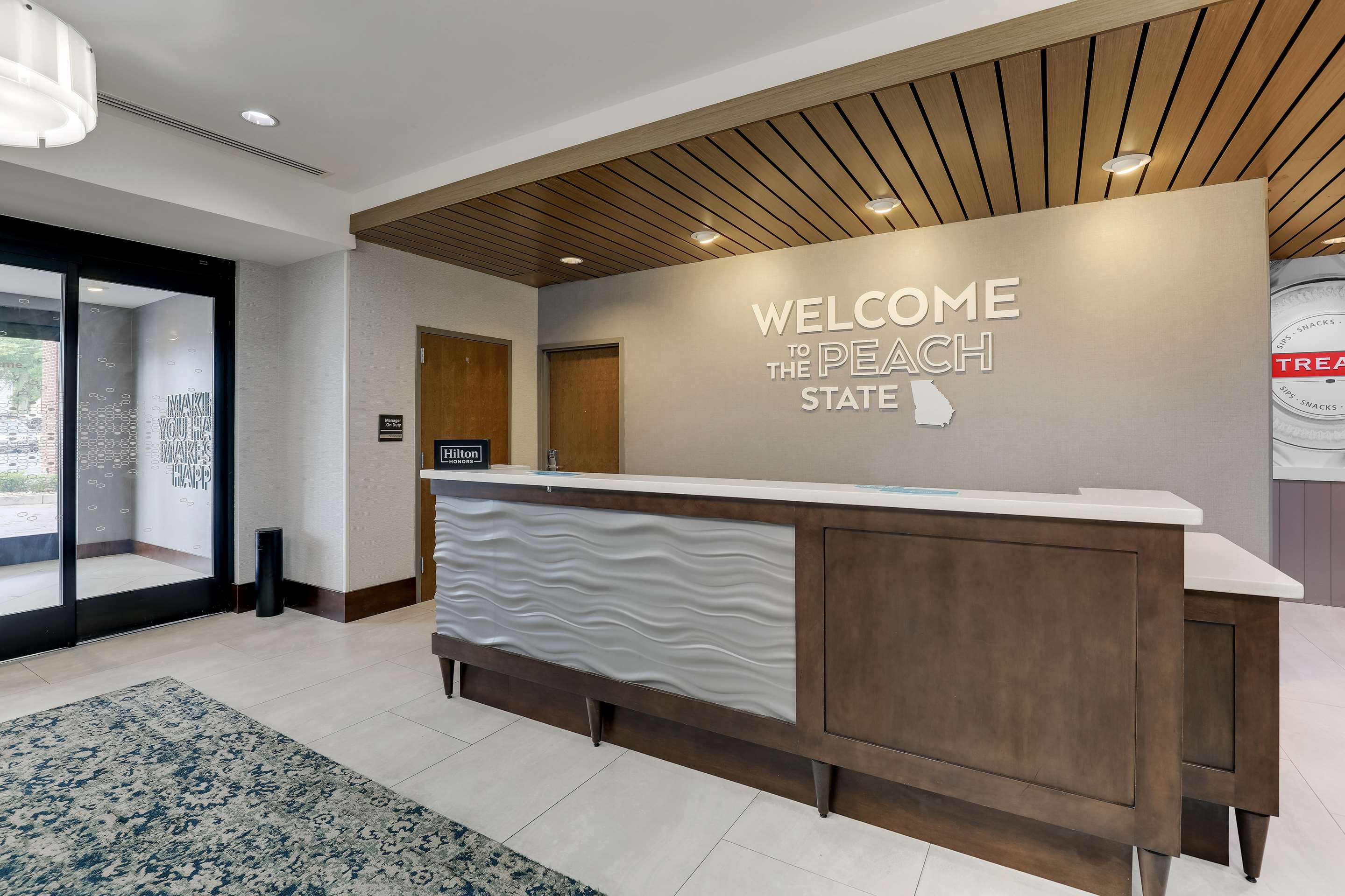 Reception | Hampton Inn & Suites Rome