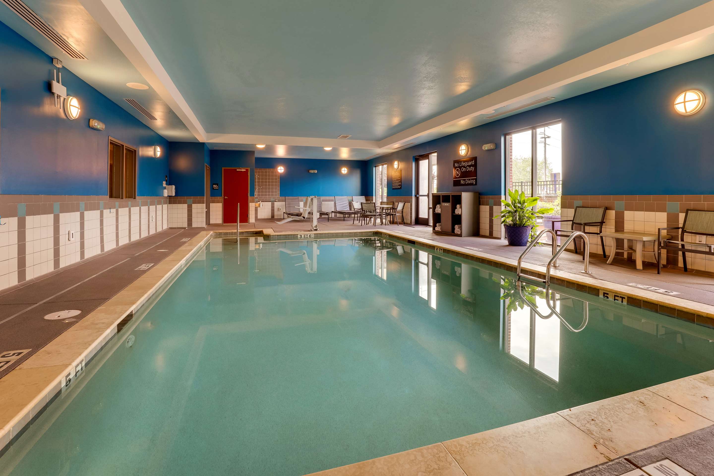 Pool | Hampton Inn & Suites Rome