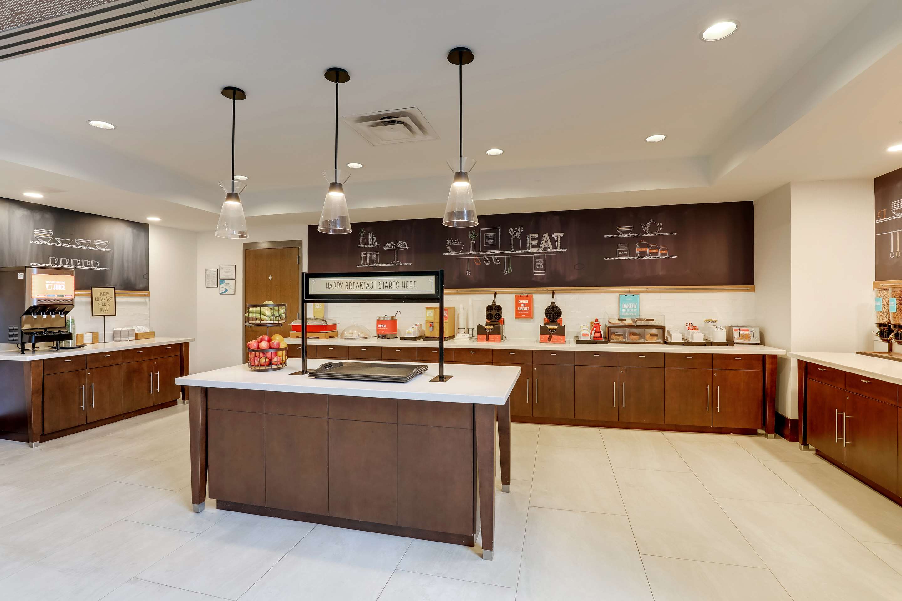 Breakfast Area | Hampton Inn & Suites Rome