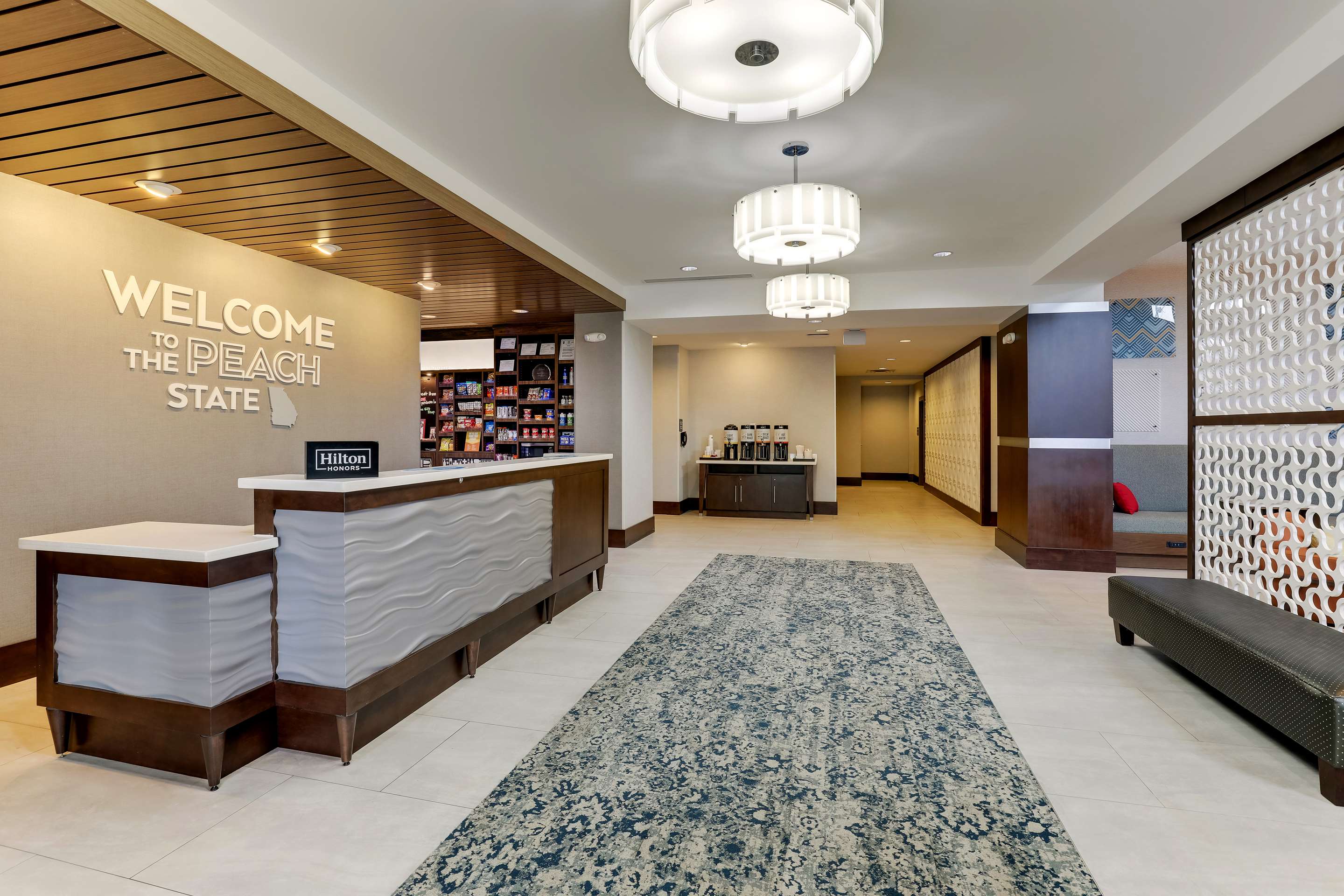 Reception | Hampton Inn & Suites Rome