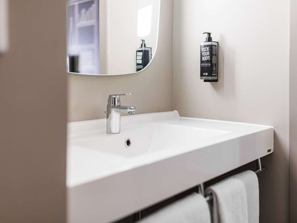 ibis Wroclaw Centrum Room Type - Spacious room with twin beds