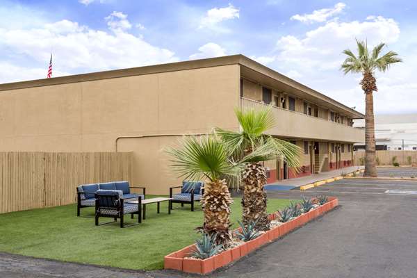  - Travelodge Downtown Phoenix - I-10, Exit 144