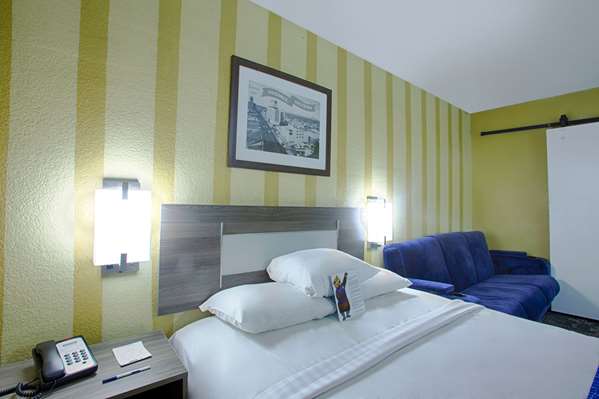  - Travelodge Downtown Phoenix - I-10, Exit 144