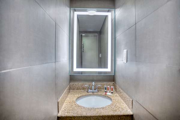  - Travelodge Downtown Phoenix - I-10, Exit 144