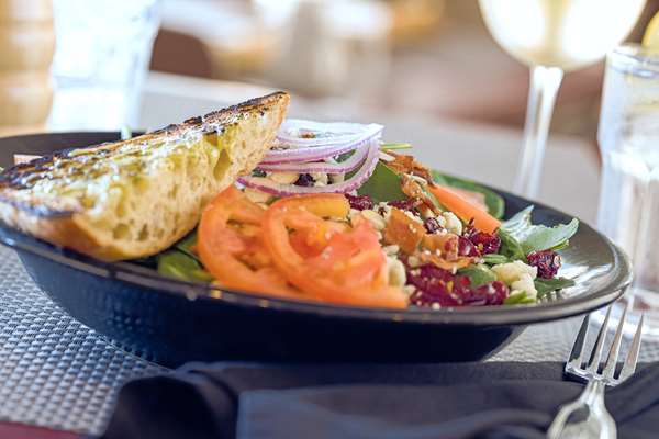 Bar - DoubleTree by Hilton Hotel Rockland