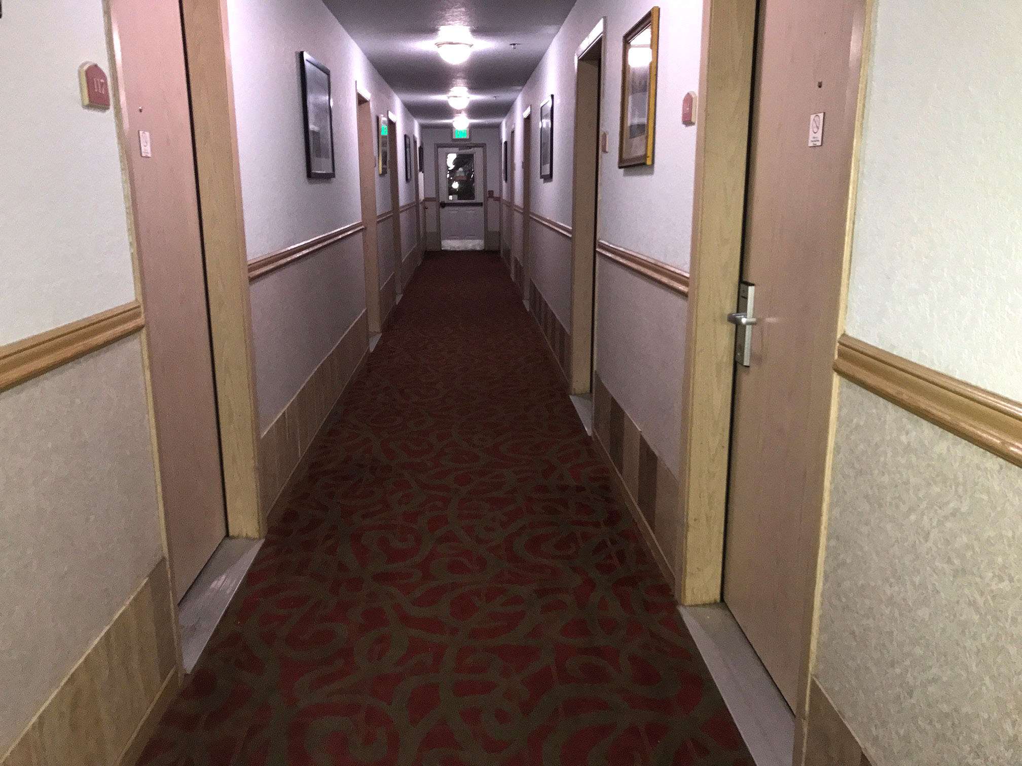 Hallway | Americas Best Value Inn Lynnwood Seattle