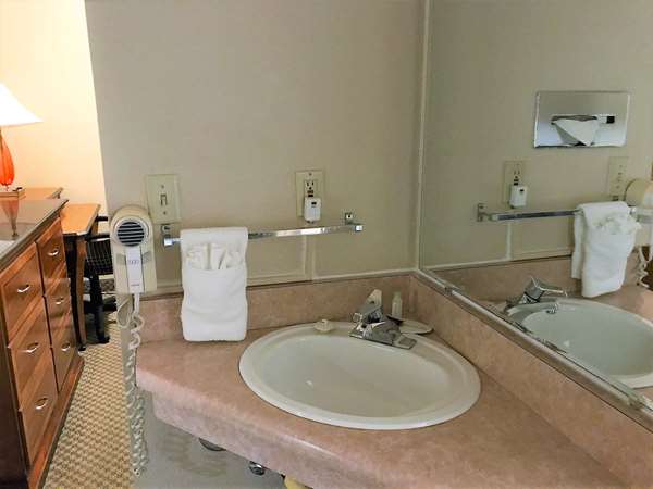  - Americas Best Value Inn Lynnwood - I-5, Exit 181