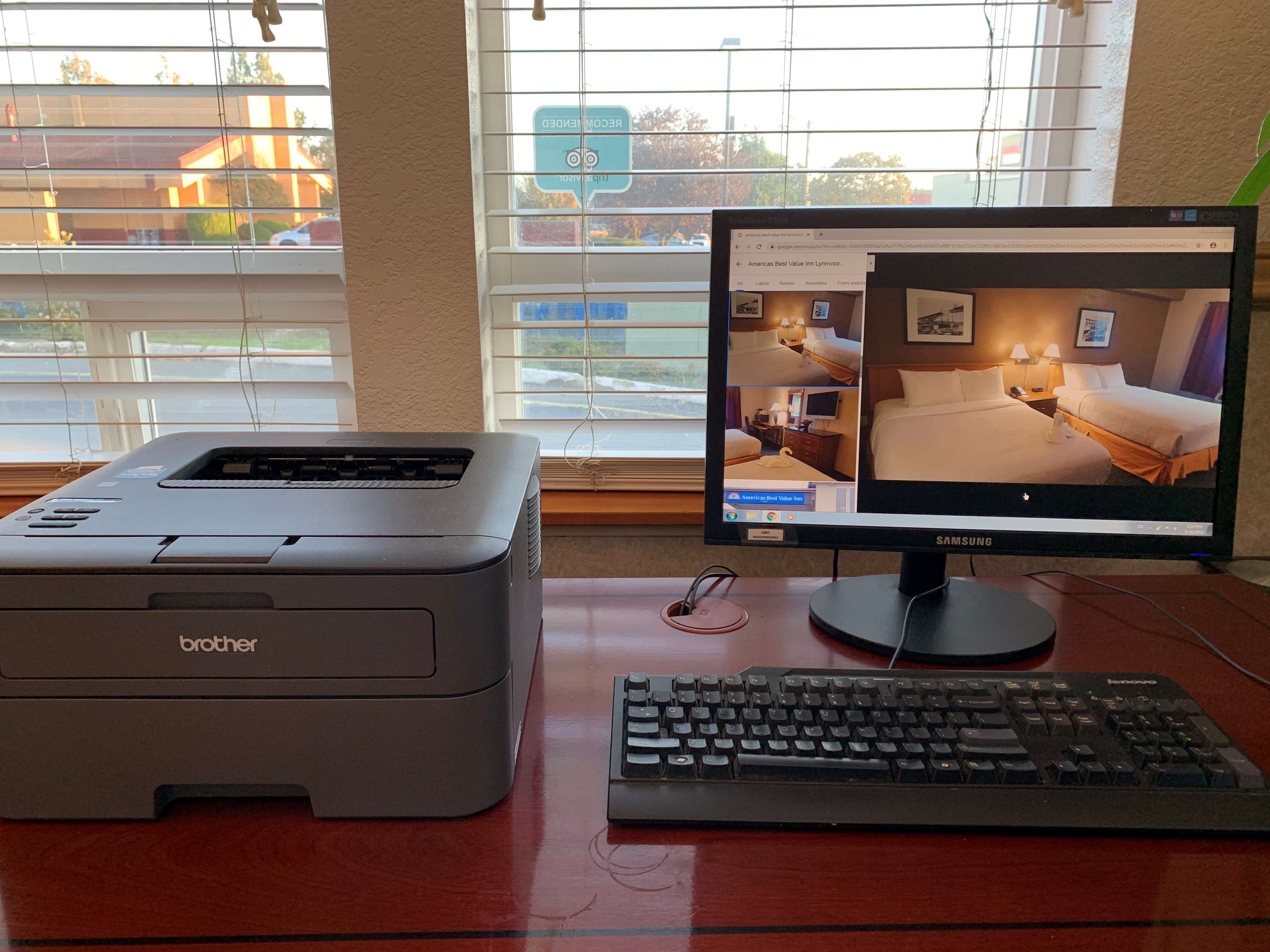Business Center | Americas Best Value Inn Lynnwood Seattle