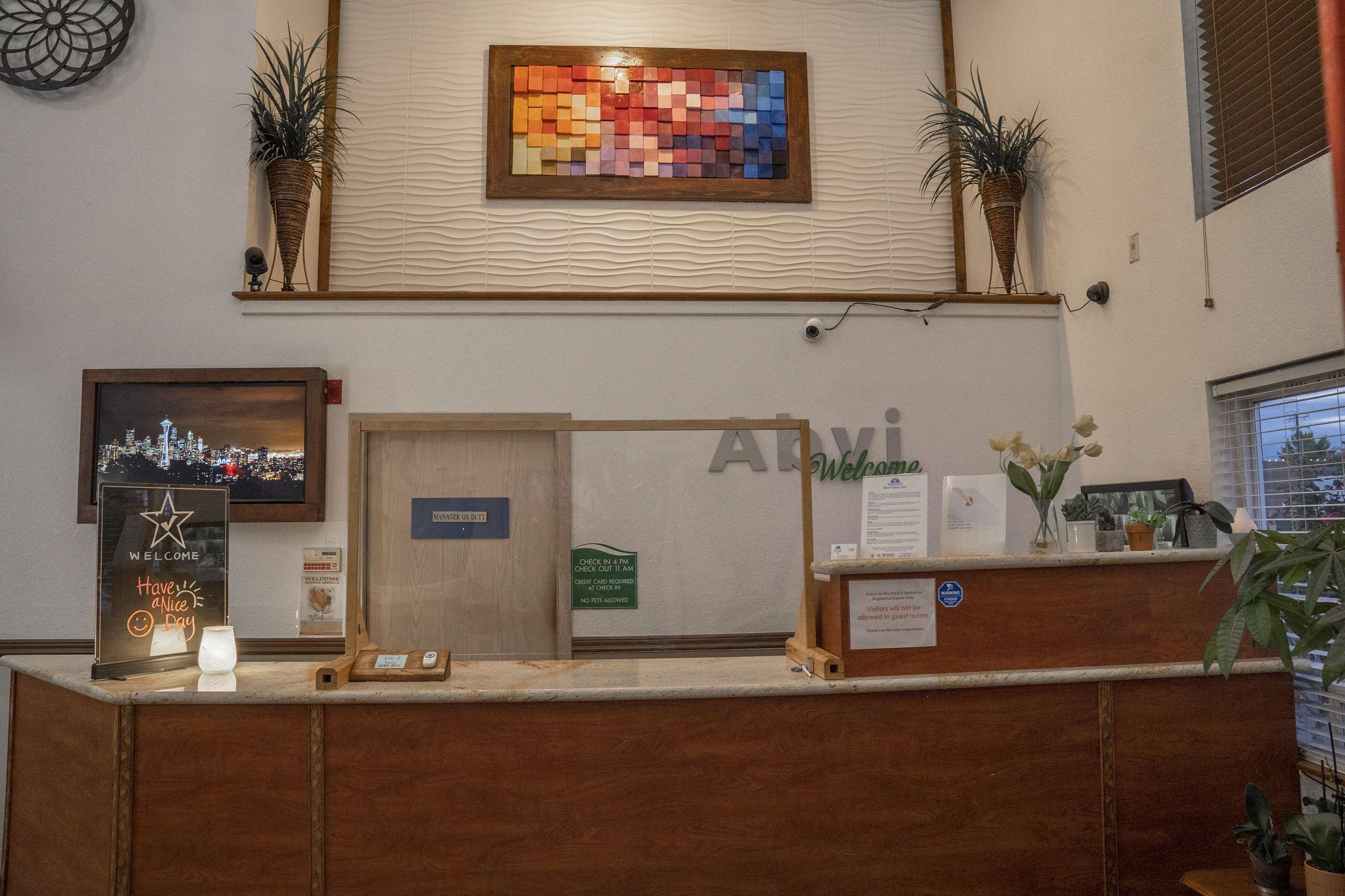 Front Desk | Americas Best Value Inn Lynnwood Seattle