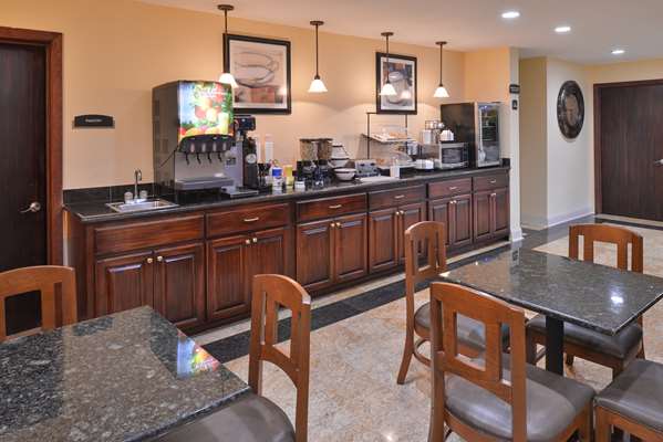  - Americas Best Value Inn US 45 Tupelo - I-22, Exit 86