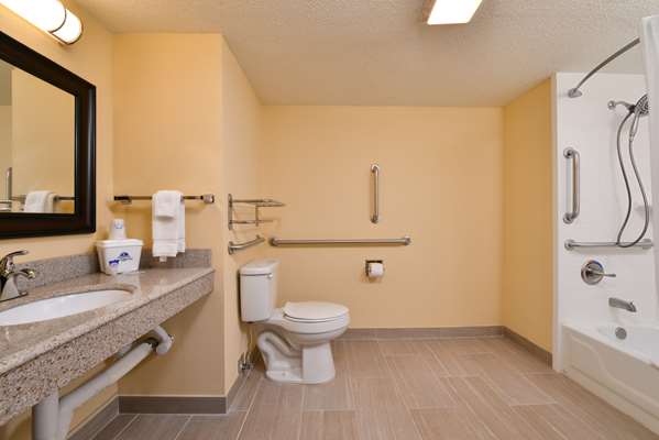  - Americas Best Value Inn US 45 Tupelo - I-22, Exit 86