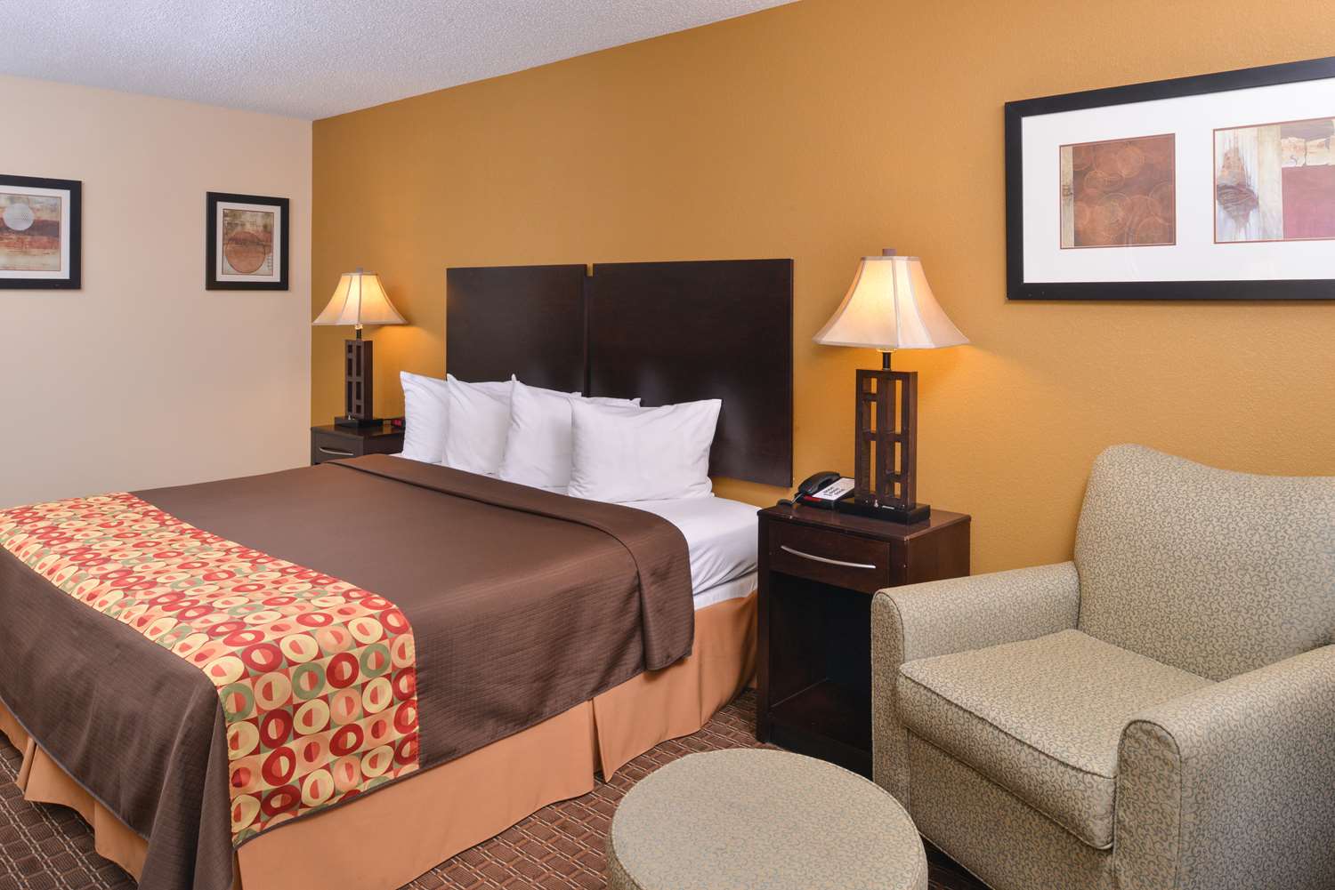 1 King Bed Accessible Non-Smoking image