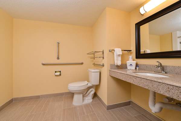  - Americas Best Value Inn US 45 Tupelo - I-22, Exit 86