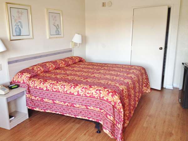  - Americas Best Value Inn Tucker - I-285, Exit 38