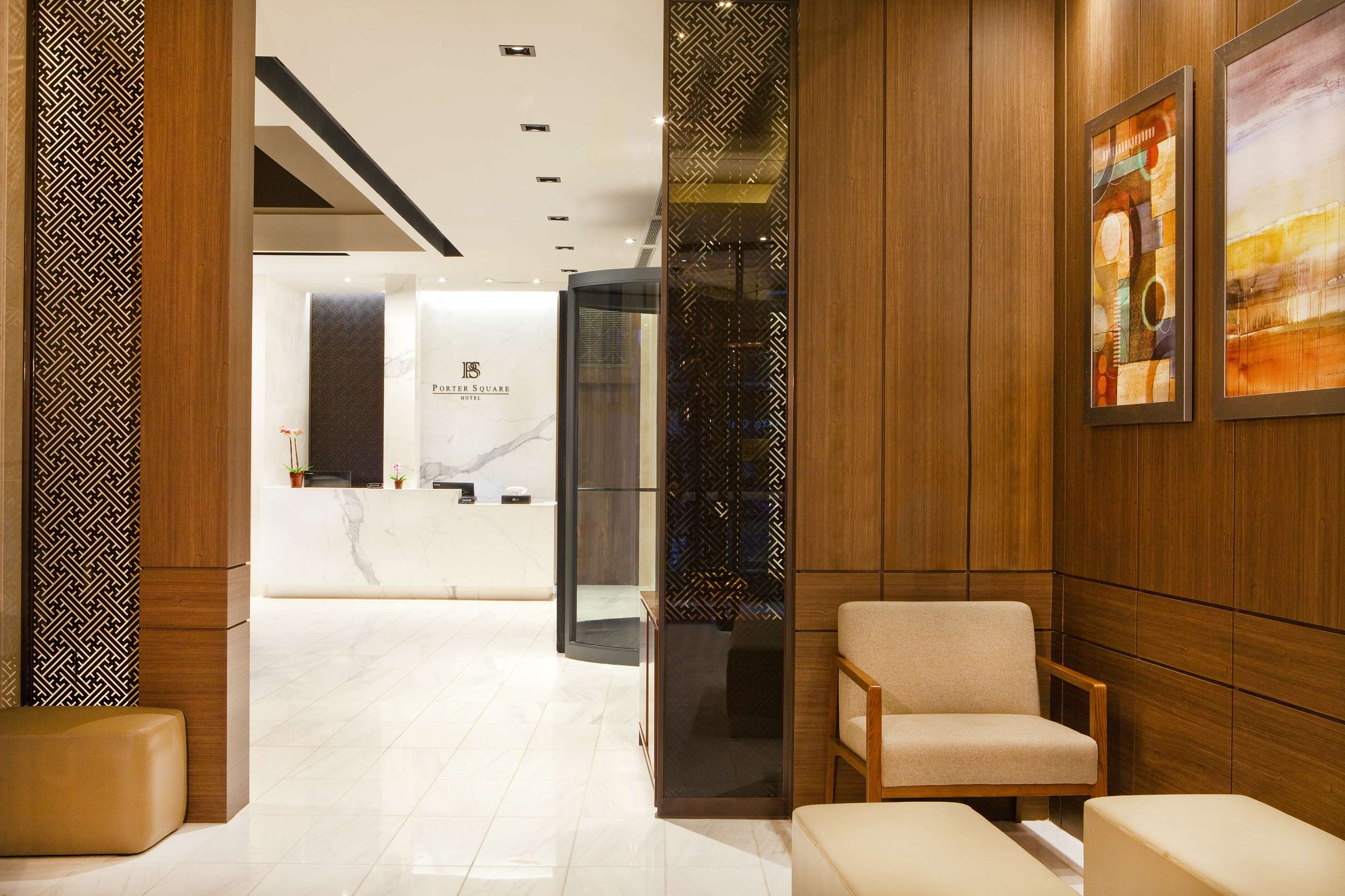 Lobby Overview | Porter Square Hotel