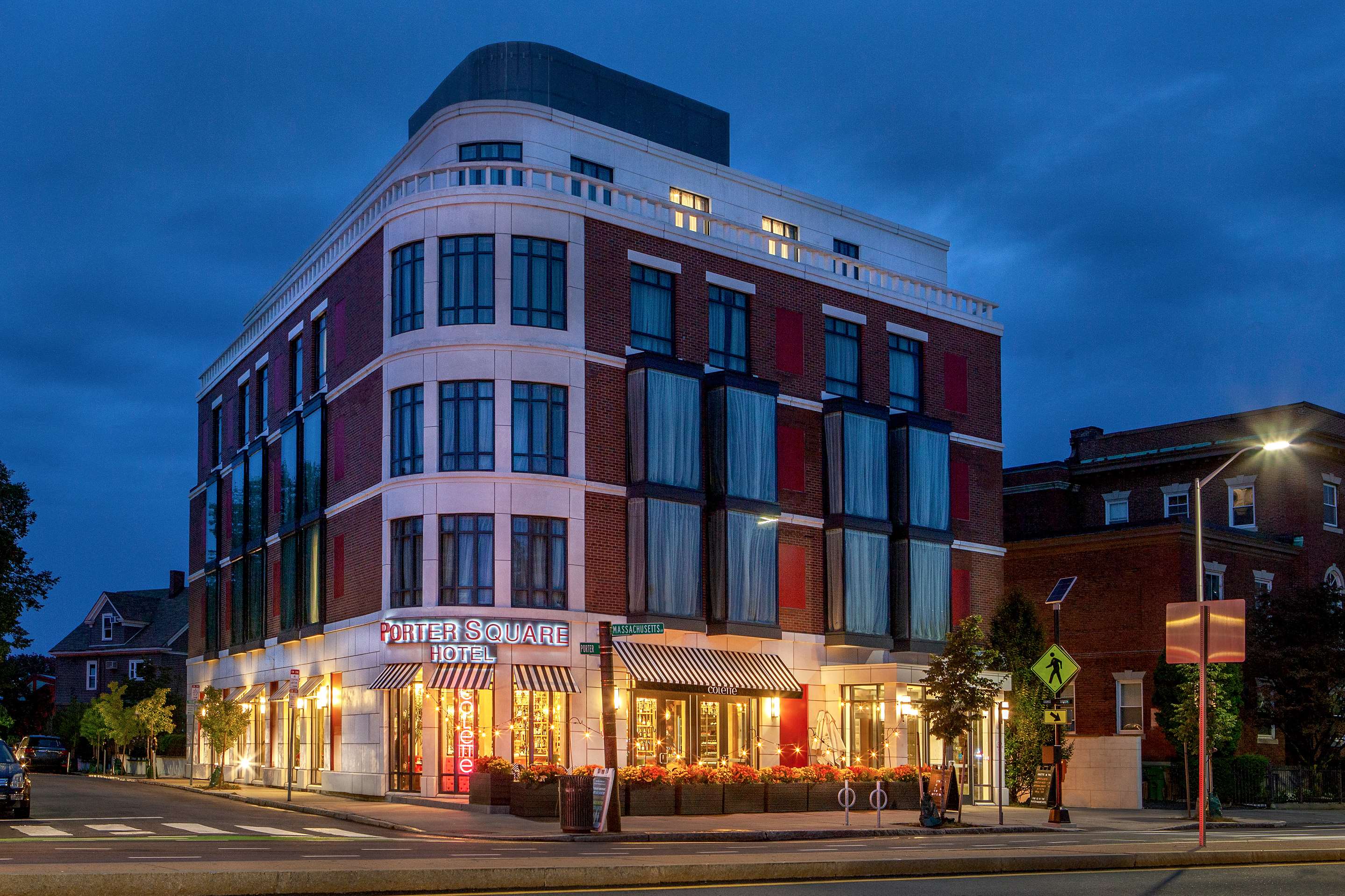 Porter Sq Exterior Dusk | Porter Square Hotel
