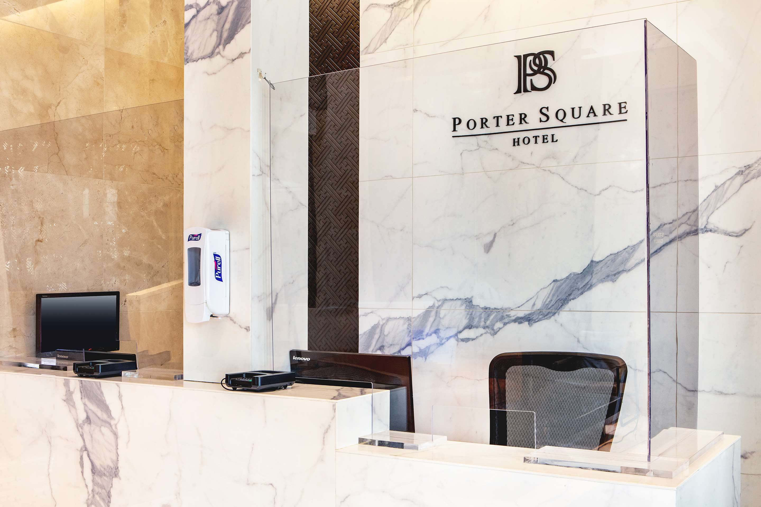 Porter Square Front Desk | Porter Square Hotel