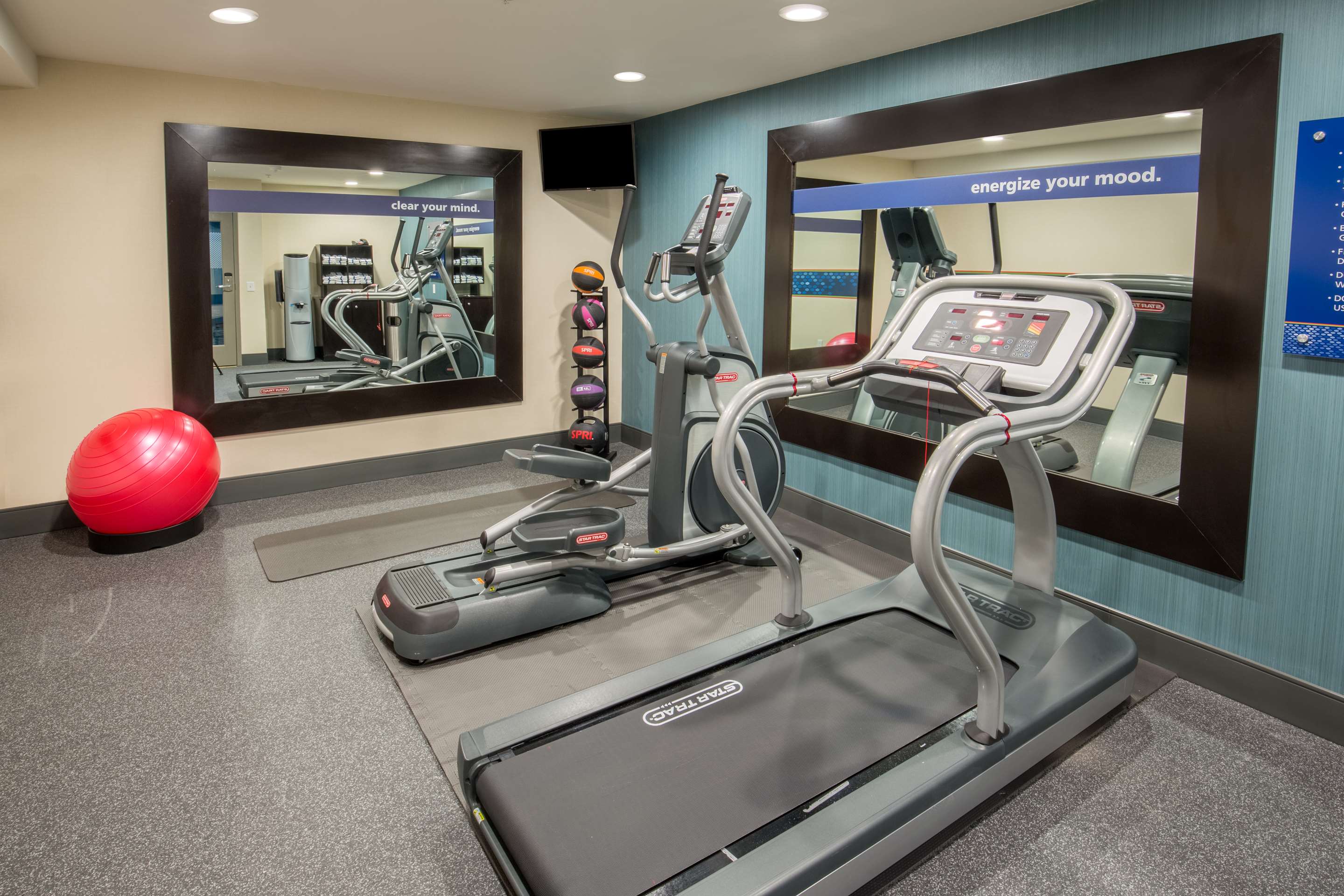 Health club fitness center gym | Hampton Inn Monterey