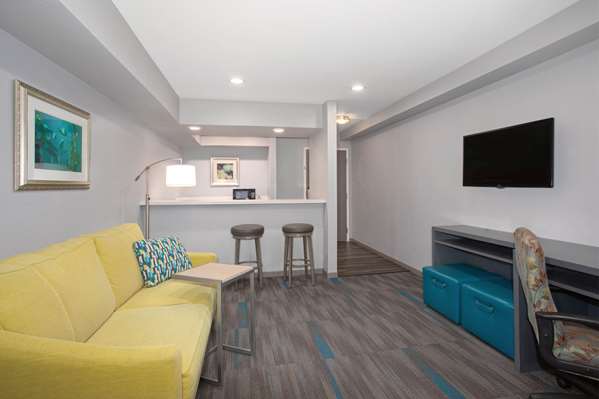  - Hampton Inn Monterey