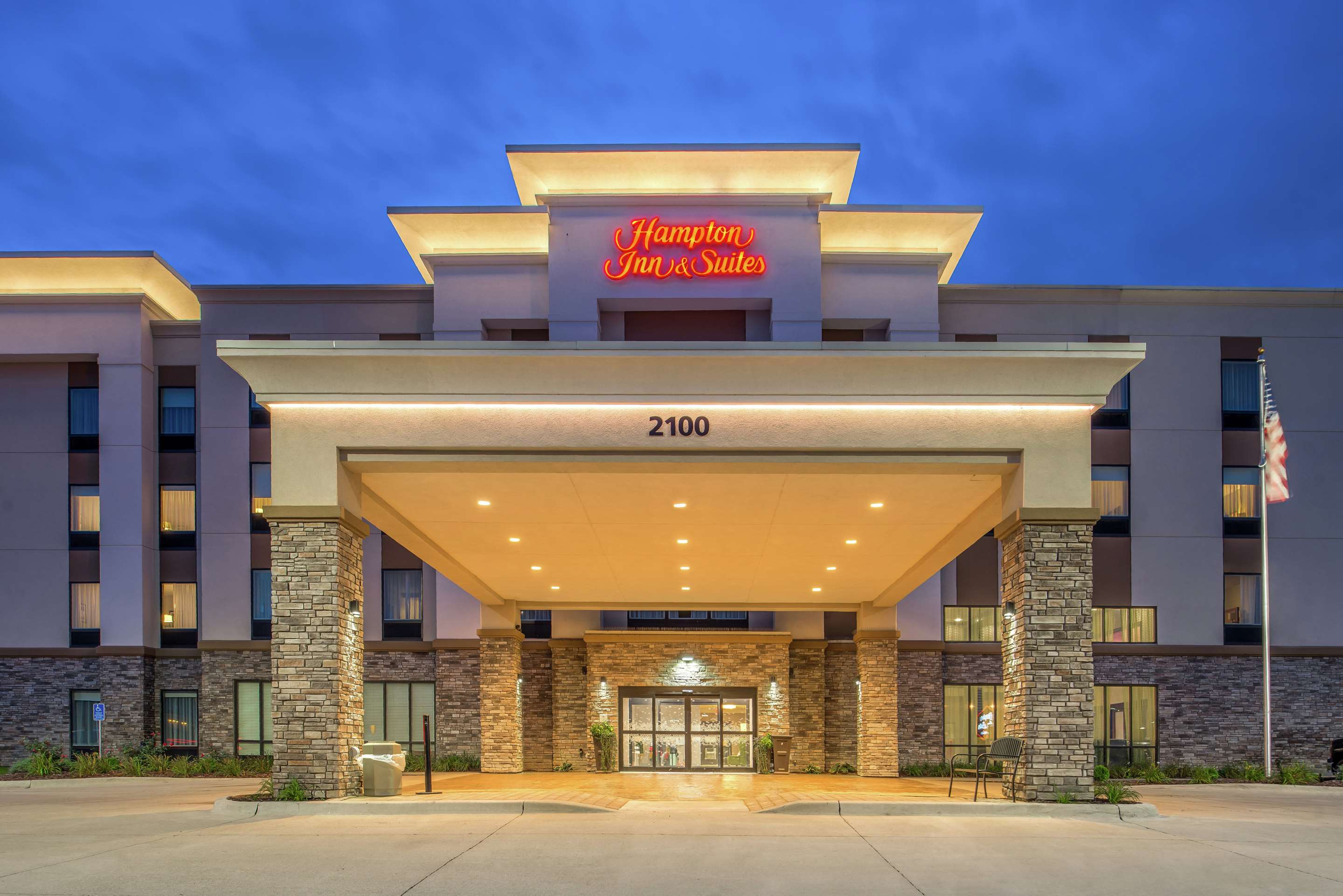 Exterior | Hampton Inn & Suites Ames