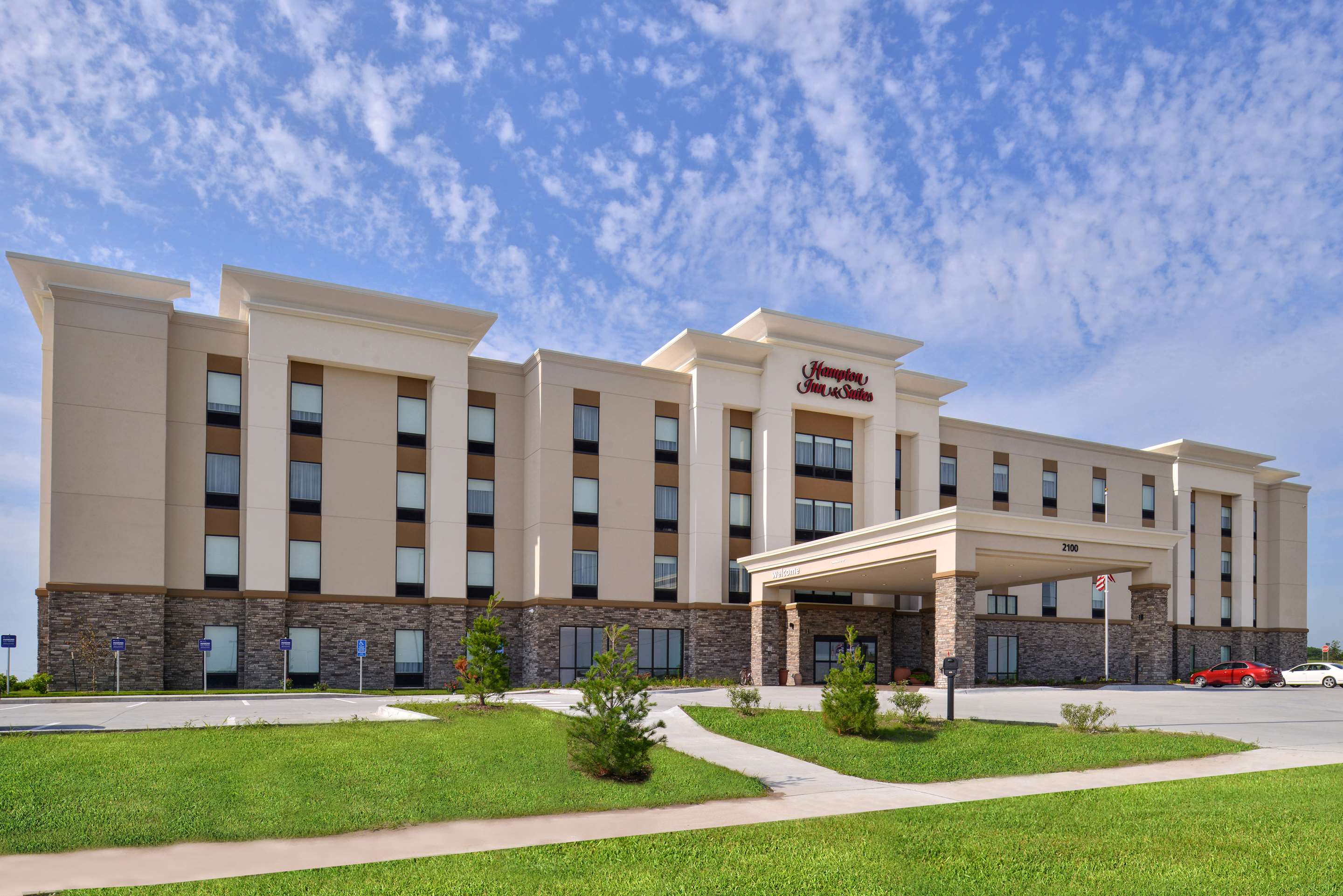 Exterior | Hampton Inn & Suites Ames