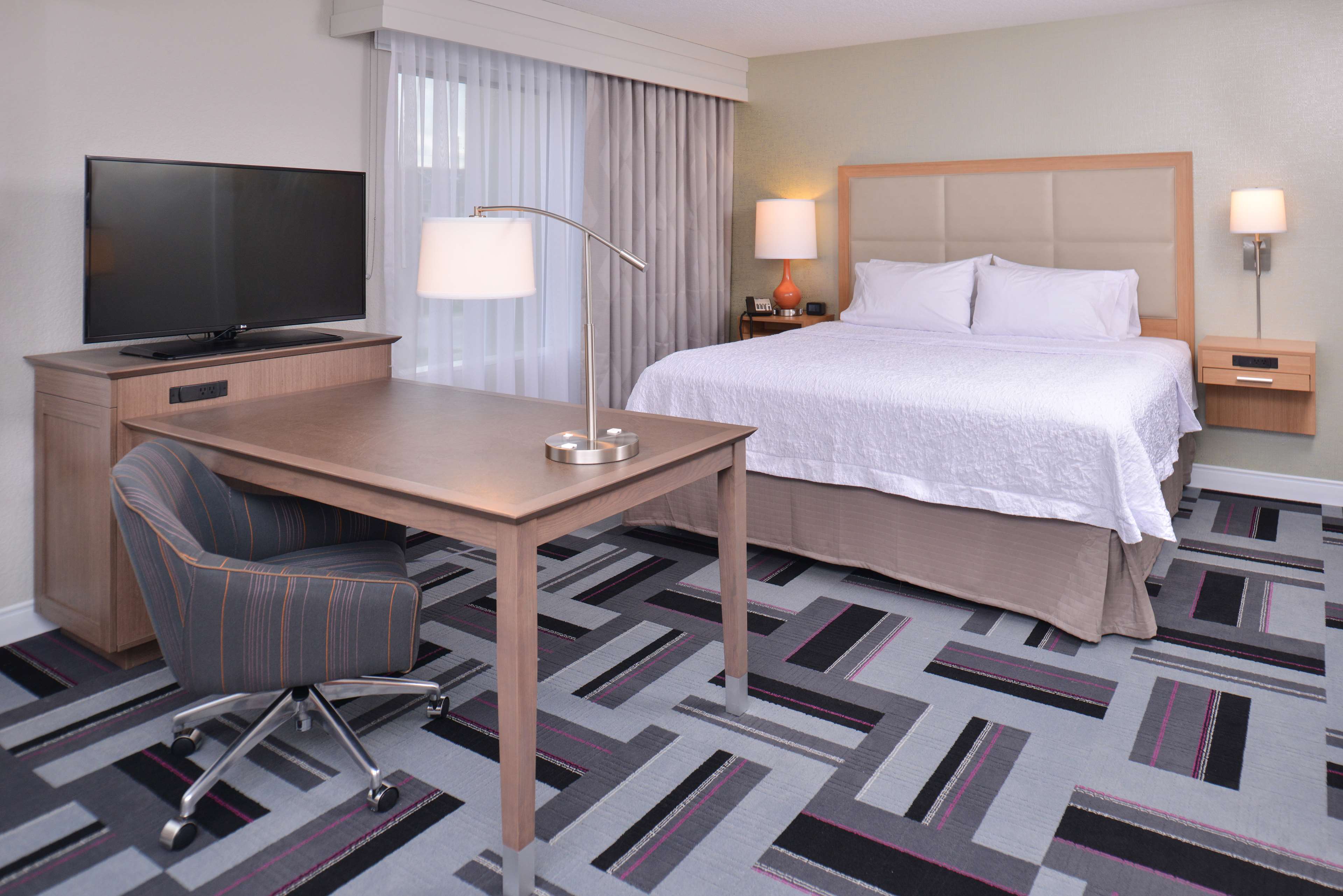 Hampton Inn & Suites by Hilton Ames Room Type - 1KN HEARING ACC STUDIO NS