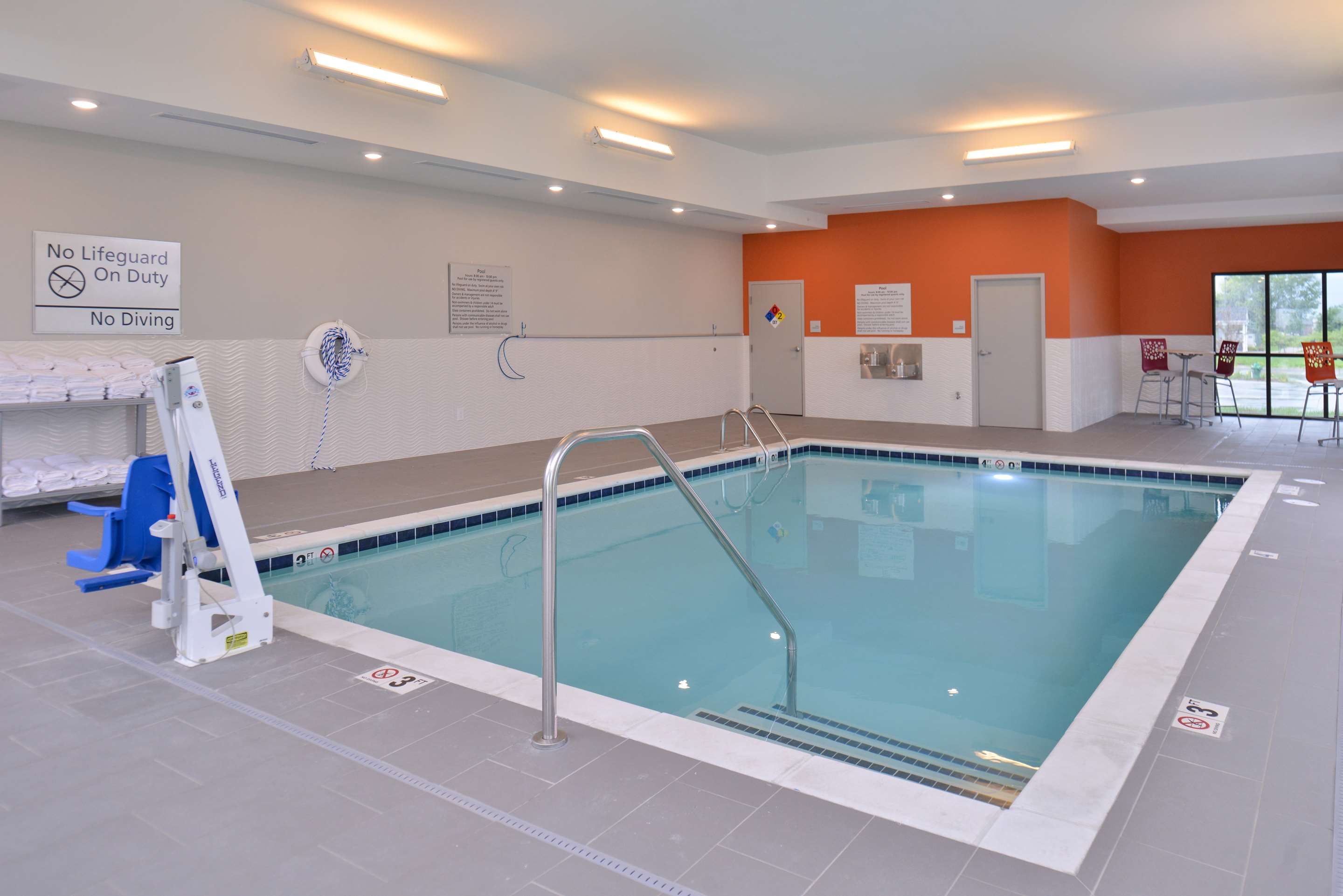 Pool | Hampton Inn & Suites Ames