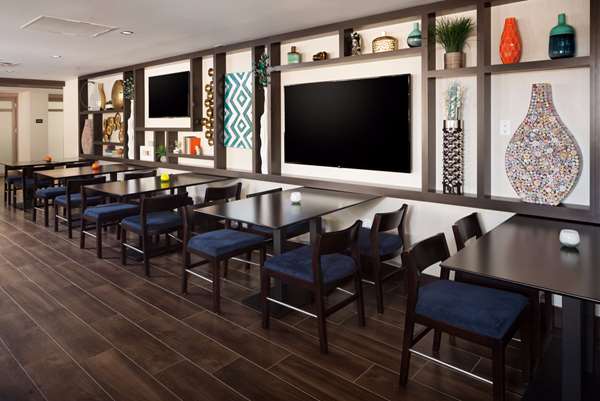 Amenities - Hampton Inn & Suites Downtown Dallas