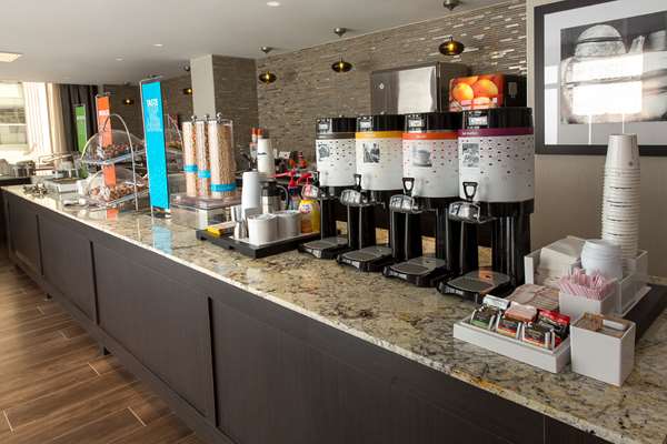 Amenities - Hampton Inn & Suites Downtown Dallas