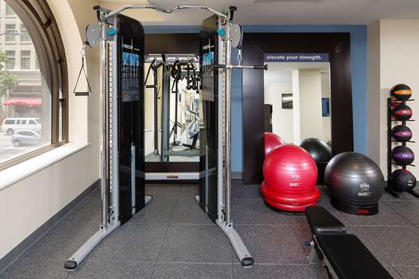 Fitness/ Exercise Room - Hampton Inn & Suites Downtown Dallas