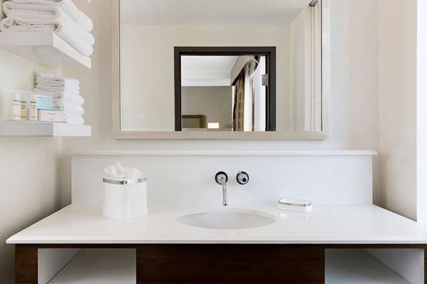  - Hampton Inn & Suites Downtown Dallas