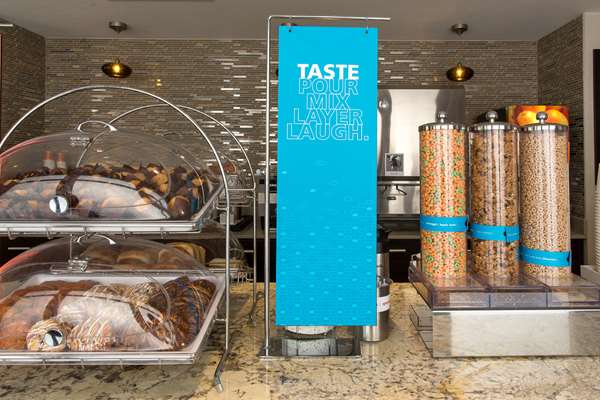 Amenities - Hampton Inn & Suites Downtown Dallas