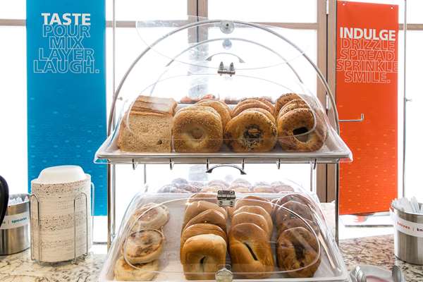 Amenities - Hampton Inn & Suites Downtown Dallas