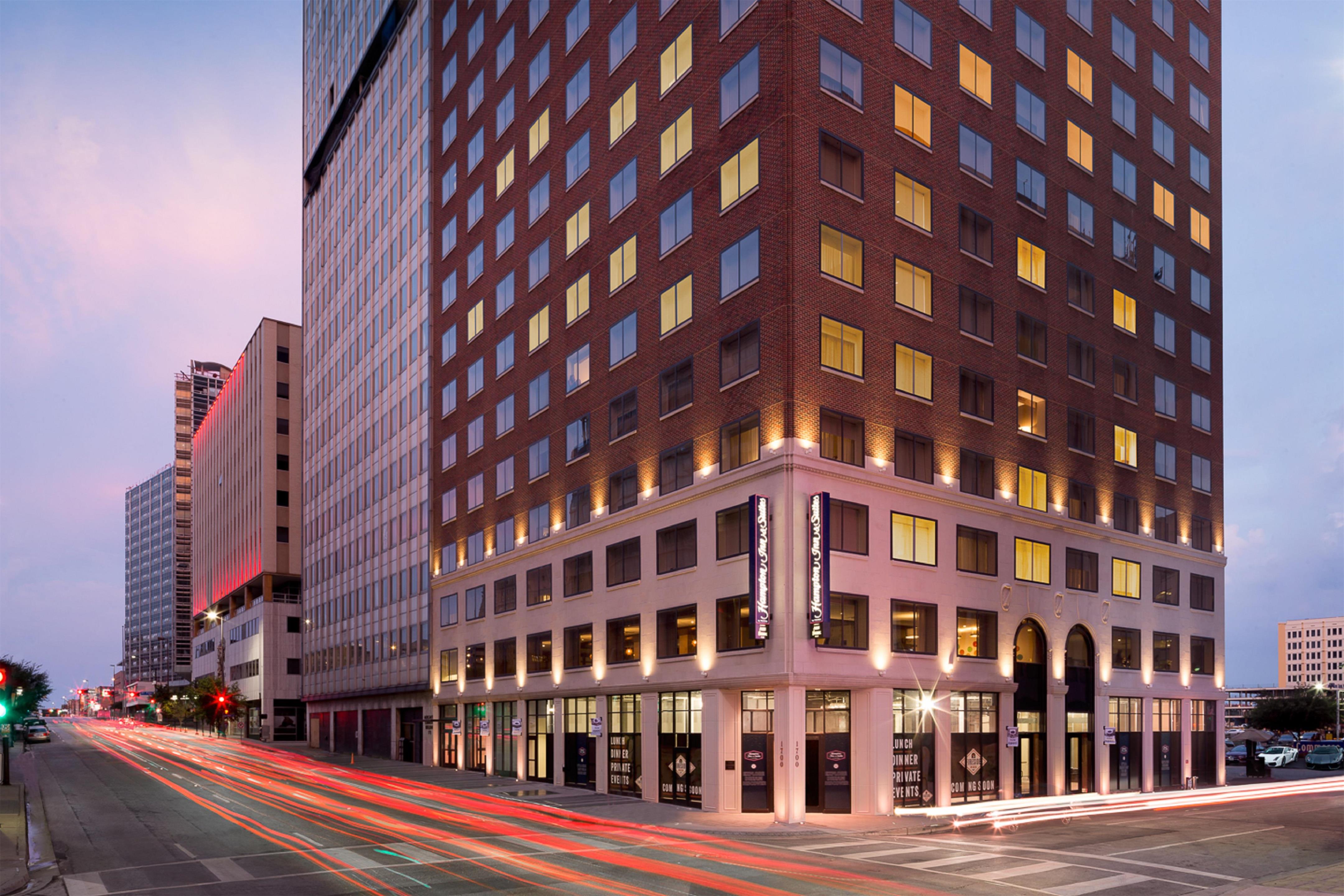 Exterior | Hampton Inn & Suites Dallas Downtown