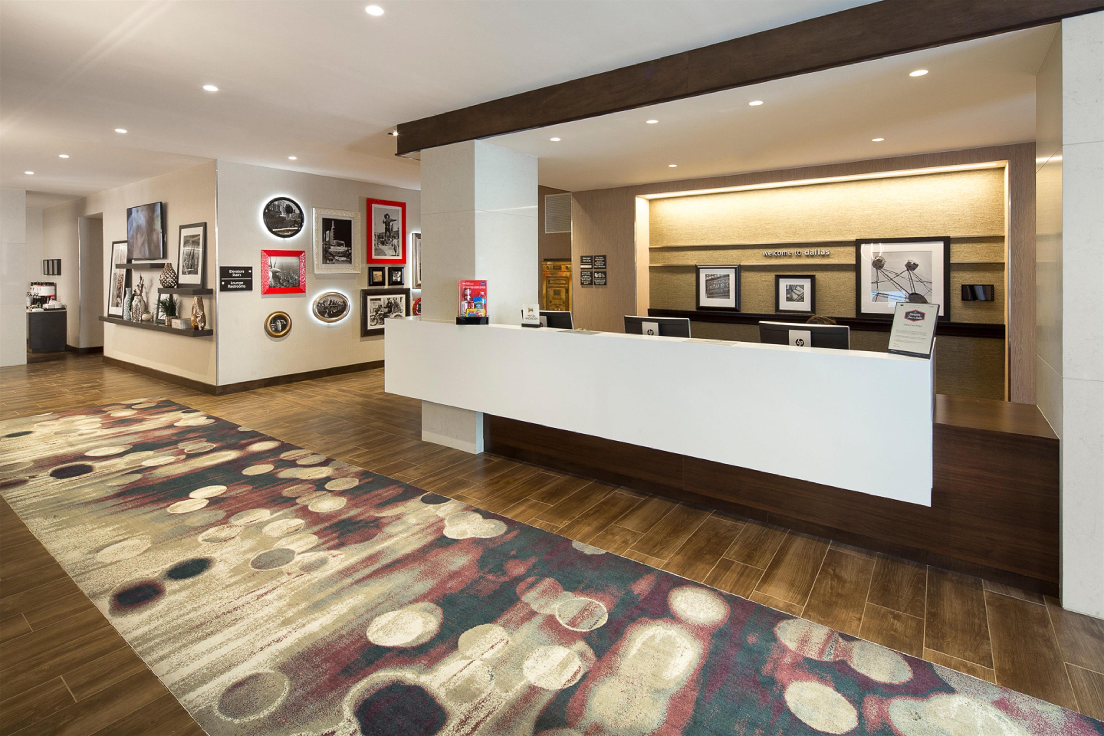 Reception | Hampton Inn & Suites Dallas Downtown
