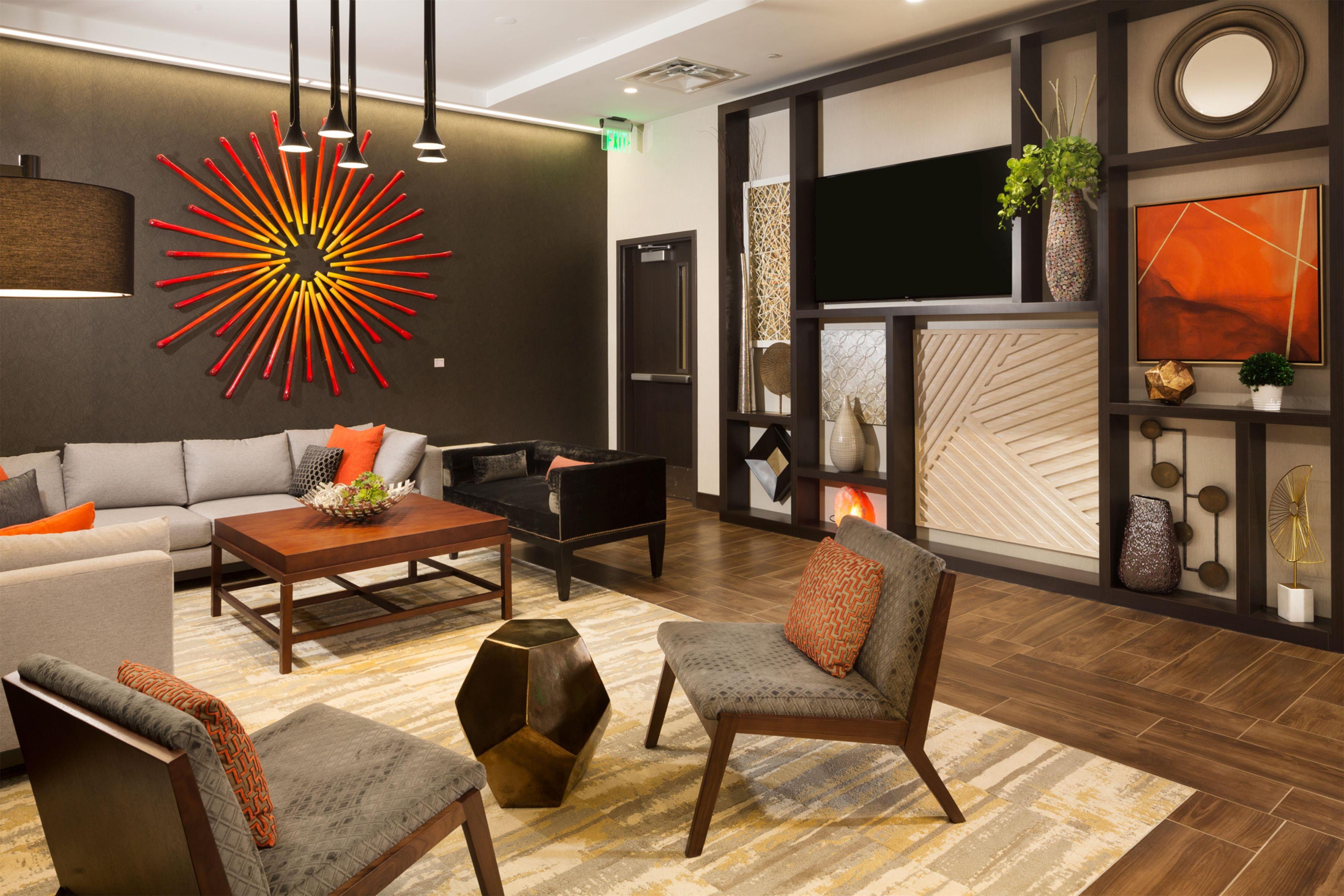 Reception | Hampton Inn & Suites Dallas Downtown