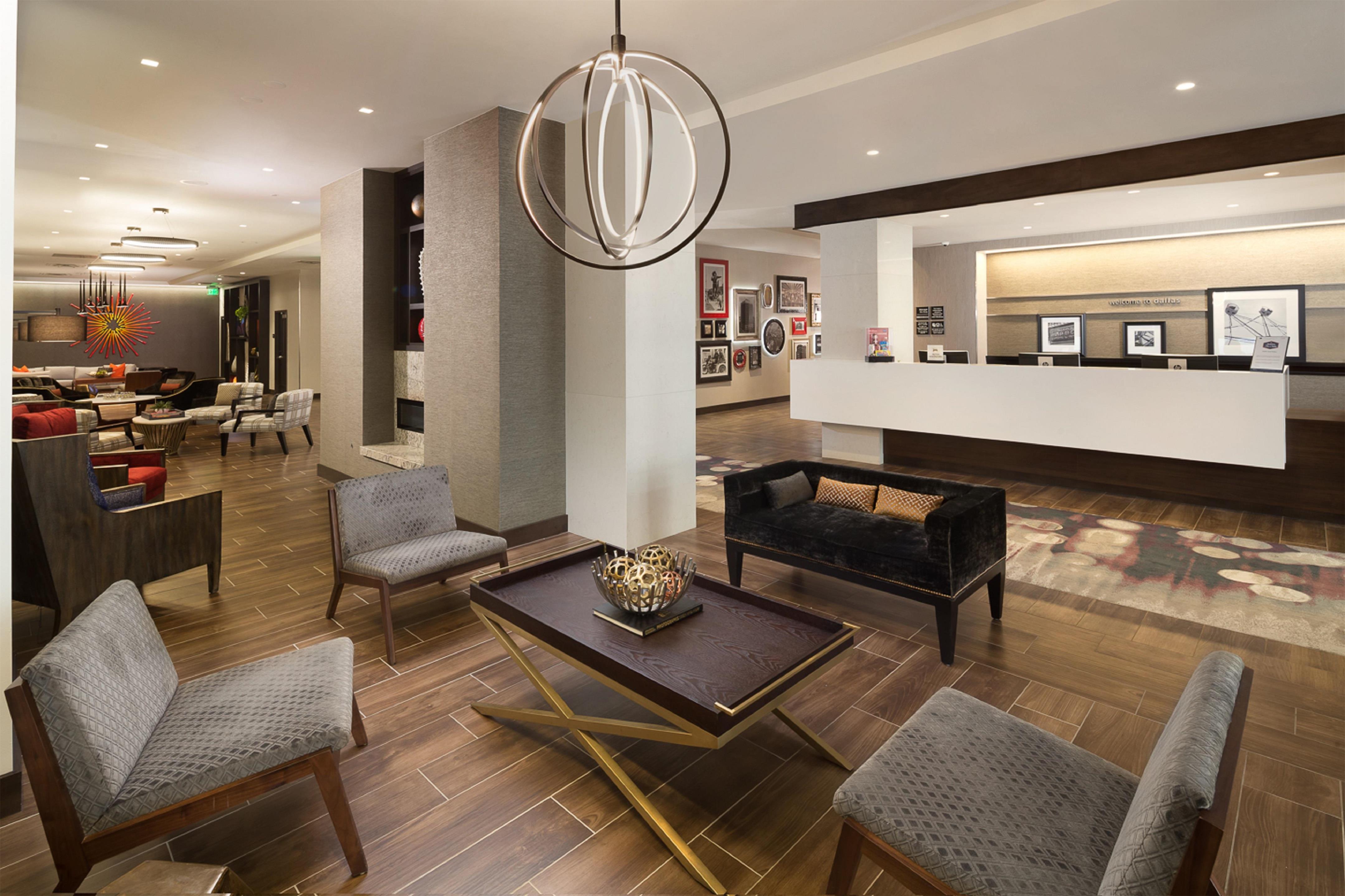 Reception | Hampton Inn & Suites Dallas Downtown