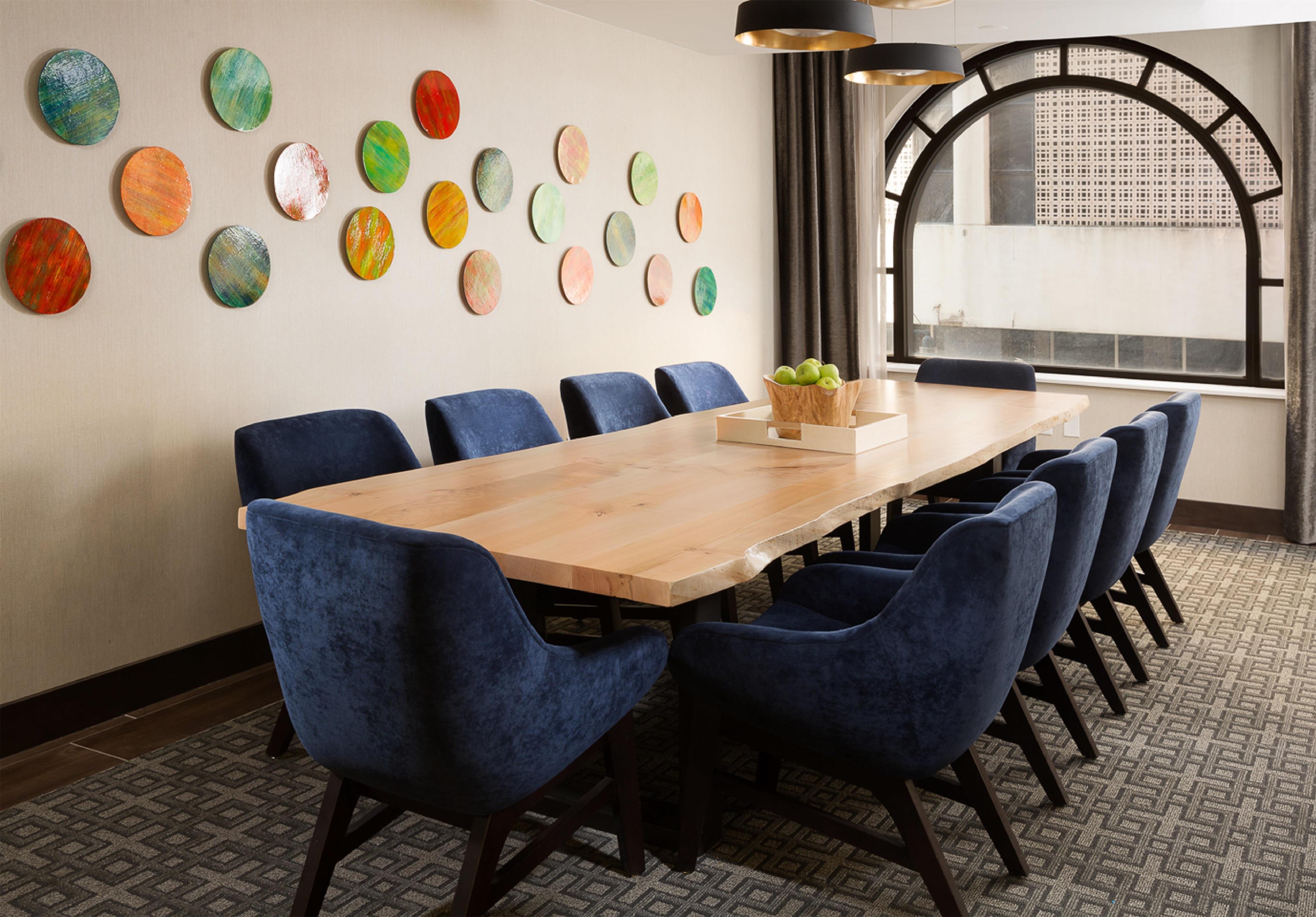 Business Center | Hampton Inn & Suites Dallas Downtown