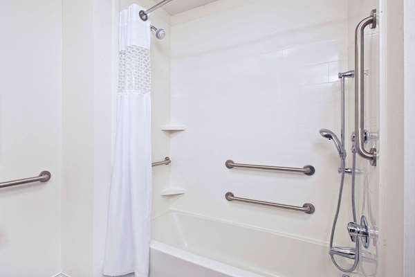  - Hampton Inn West Bloomfield