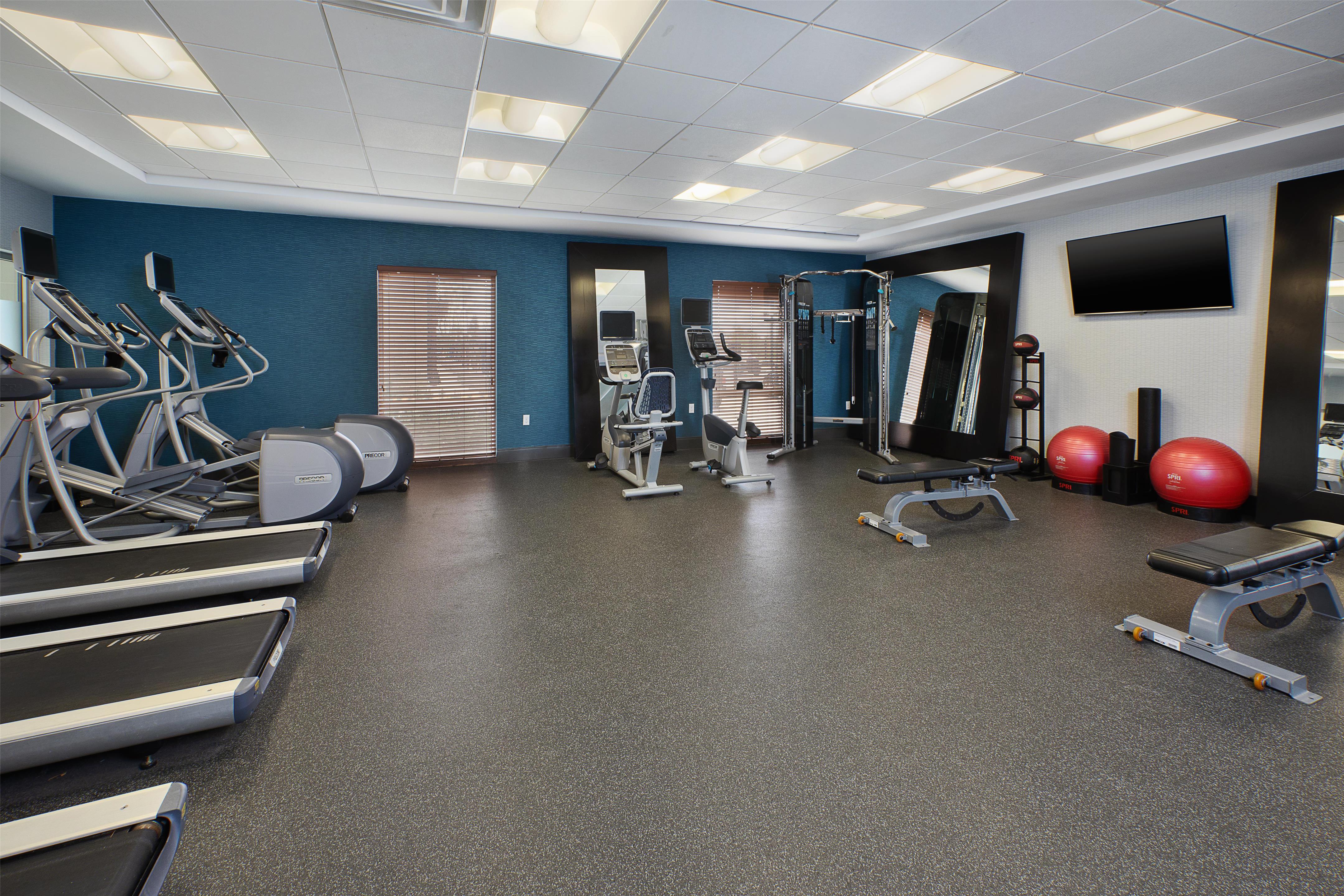 Health club fitness center gym | Hampton Inn Southfield/West Bloomfield