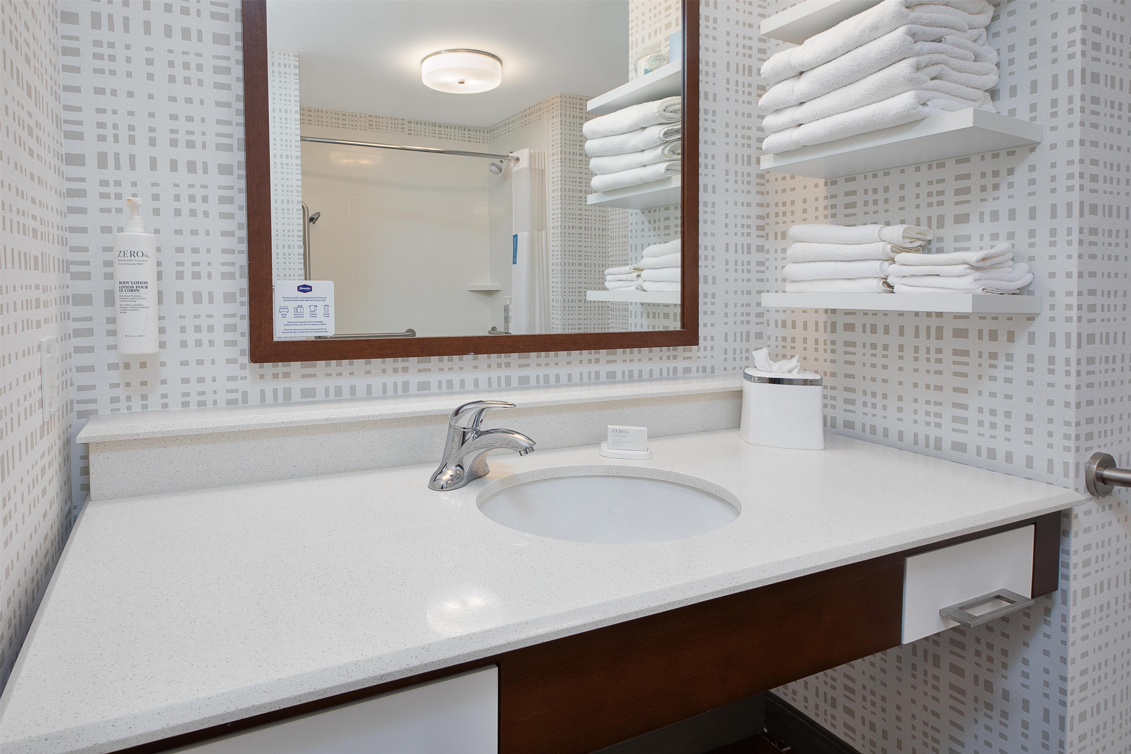 Guest room bath