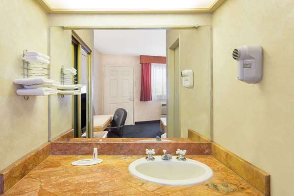  - Days Inn Bullhead City