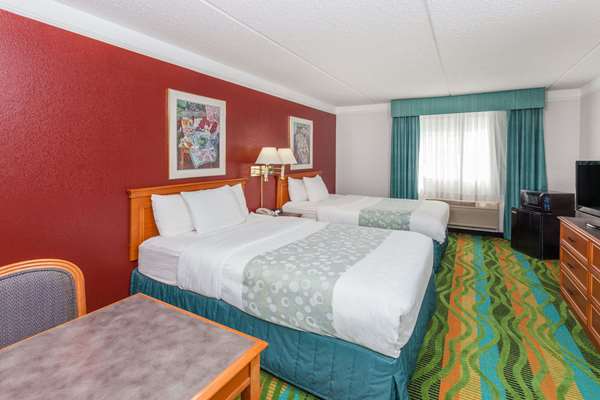  - Days Inn & Suites Arlington Heights