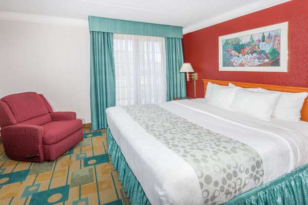  - Days Inn & Suites Arlington Heights