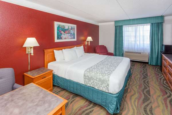  - Days Inn & Suites Arlington Heights