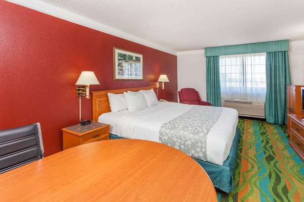  - Days Inn & Suites Arlington Heights