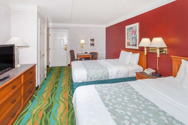  - Days Inn & Suites Arlington Heights