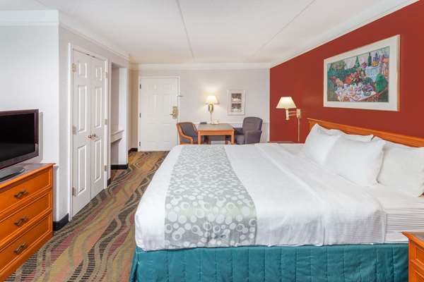  - Days Inn & Suites Arlington Heights