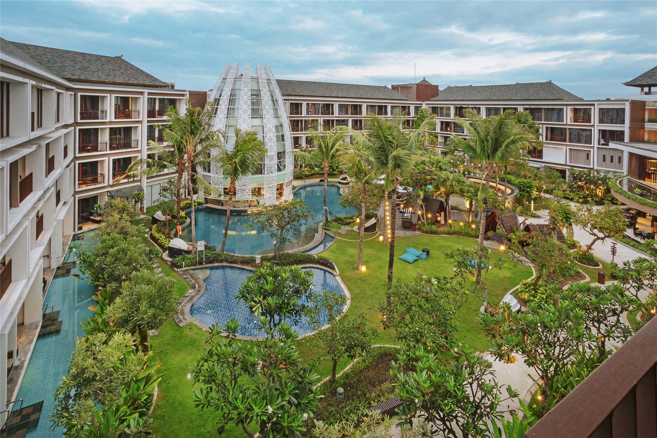 GOLDEN TULIP JINENG RESORT BALI - Home